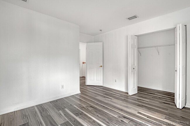 Building Photo - 176 Bellezza Terrace