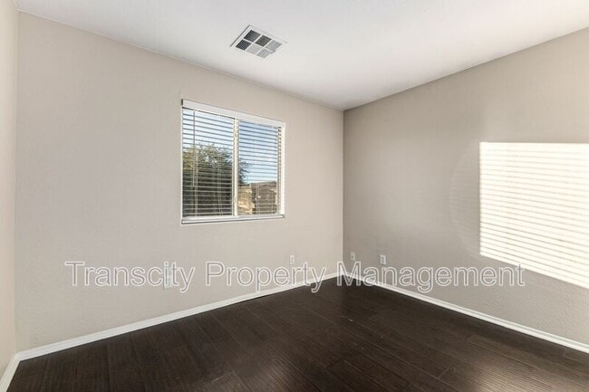 Building Photo - 41207 N Cambria Dr