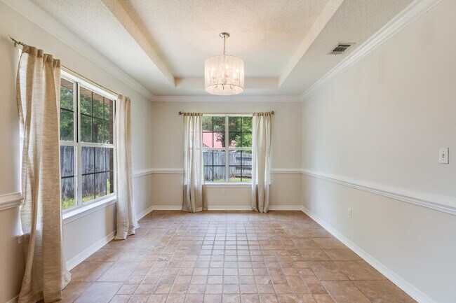 Building Photo - 2803 MacGregor Ln