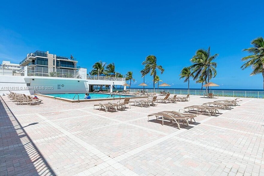 Building Photo - 2401 S Ocean Dr