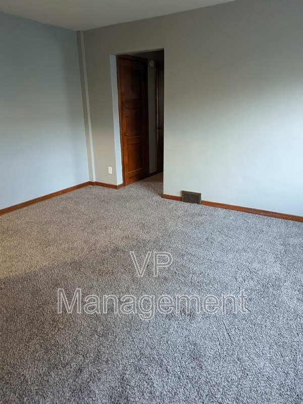 Building Photo - 410 23rd St