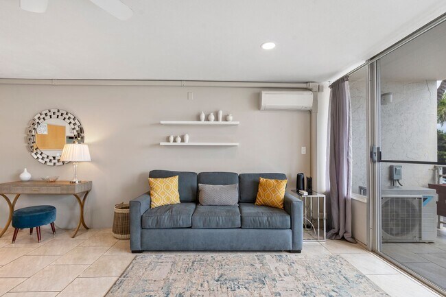 Building Photo - Full Ocean View, Fully Furnished Condo |Across from Surf Beach|Pool |Renovated |Heart of Kihei