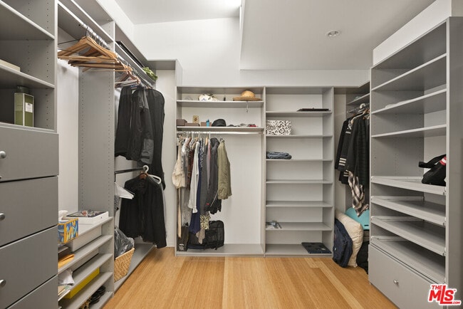 Building Photo - 710 Milwood Ave