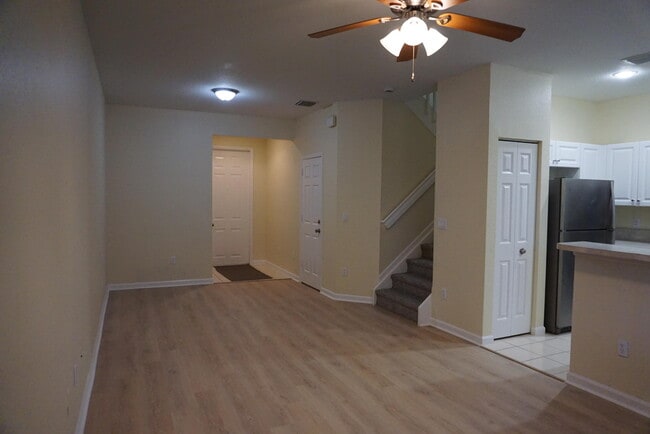 Building Photo - 2032 Nassau Dr
