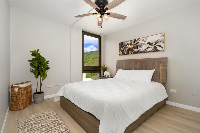 Building Photo - 531 Hahaione St