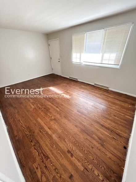 Building Photo - 1359 Cove Ln