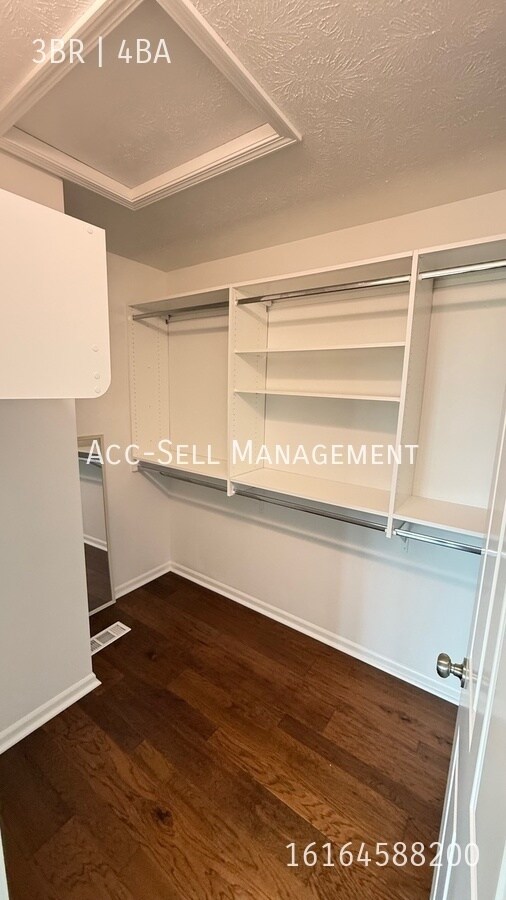Building Photo - 2125 Orchard Ridge Dr NW