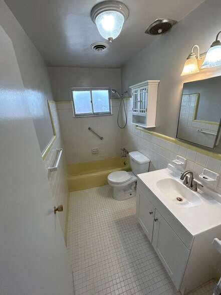 Building Photo - 2021 St Michael Dr