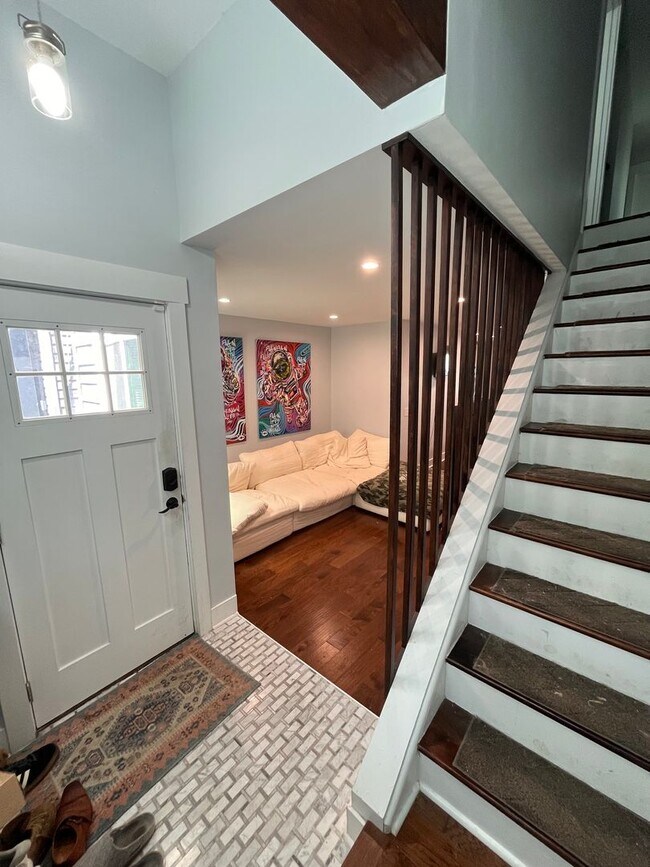 Building Photo - Lawrenceville 3 Bed, 2.5 Bath House with Parking for Lease July 1!