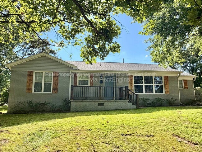 Building Photo - 2120 Garner Ln