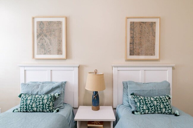 Building Photo - 202 Ivory Coral Ln