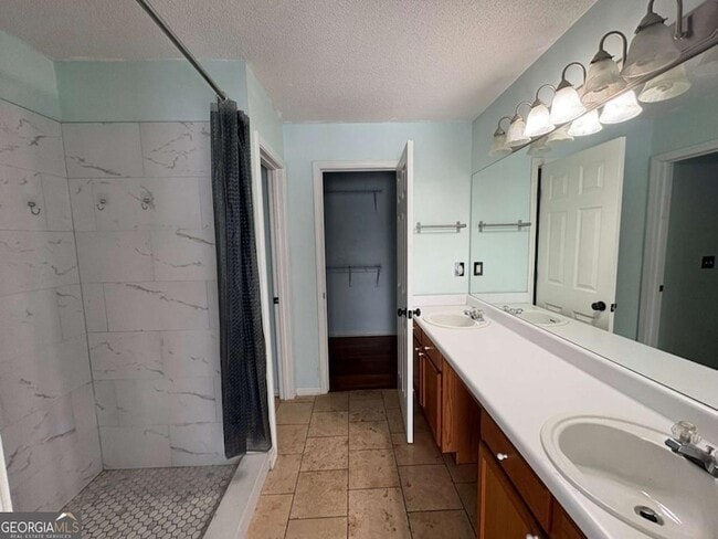 Building Photo - 1607 Heyford Cir NW