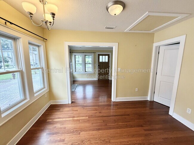 Building Photo - 2223 Amherst Ave