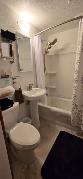 Bathroom - 206 N Maple St