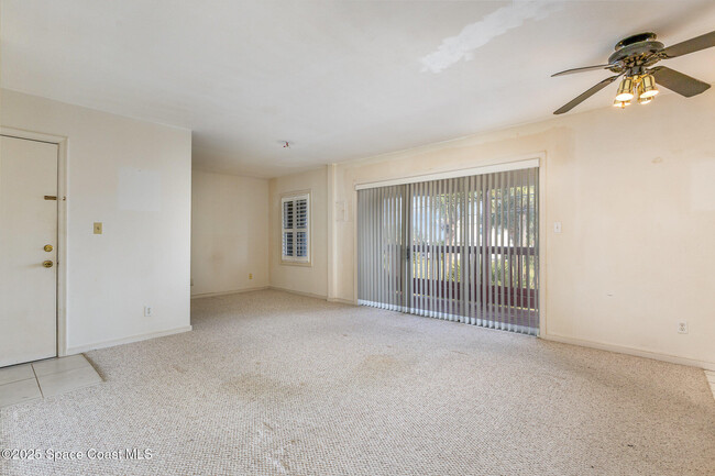 Building Photo - 105 E Colonial Ct