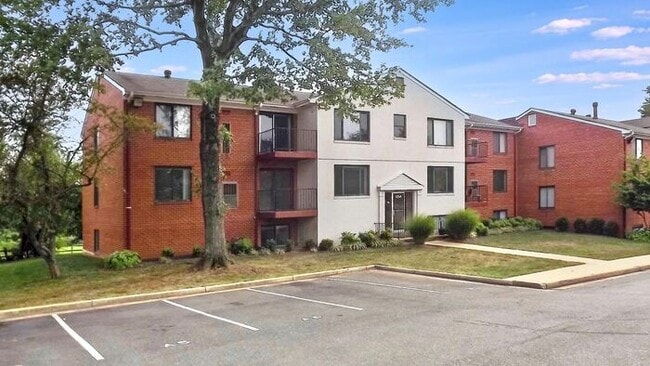 Primary Photo - 125A Clubhouse Dr SW