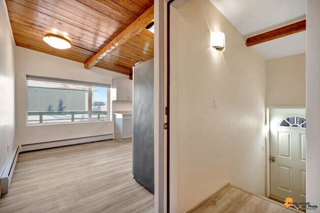 Building Photo - 408 E Manor Ave