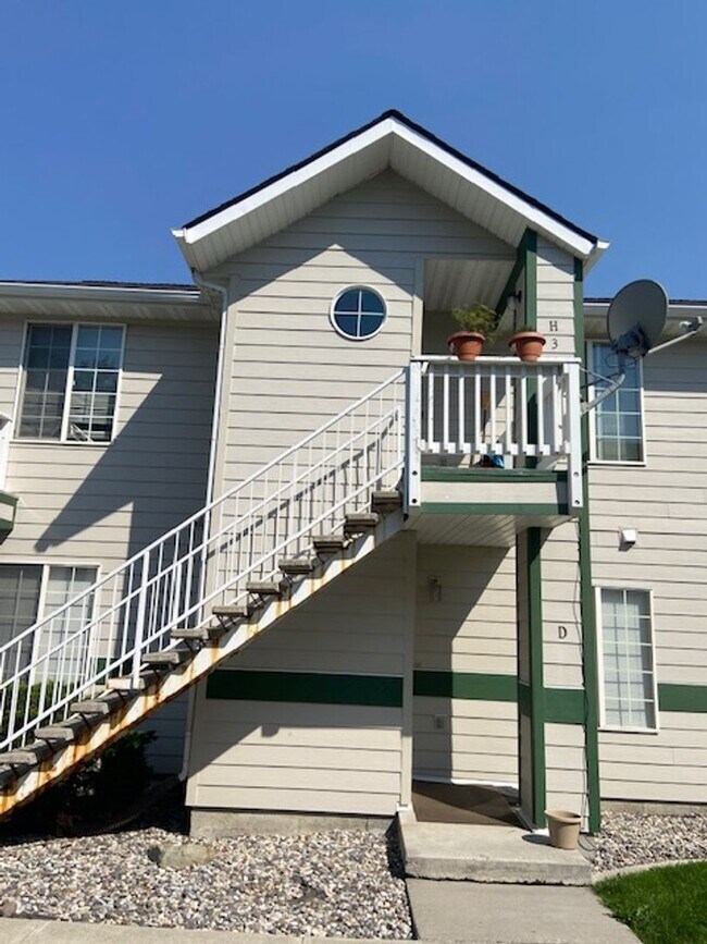 Building Photo - 2 Bedroom 2 Bath Centrally Located Condo