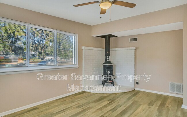 Building Photo - 36 Silverstone Cir