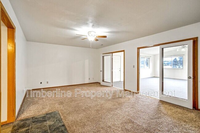 Building Photo - 17960 Bakers Farm Rd