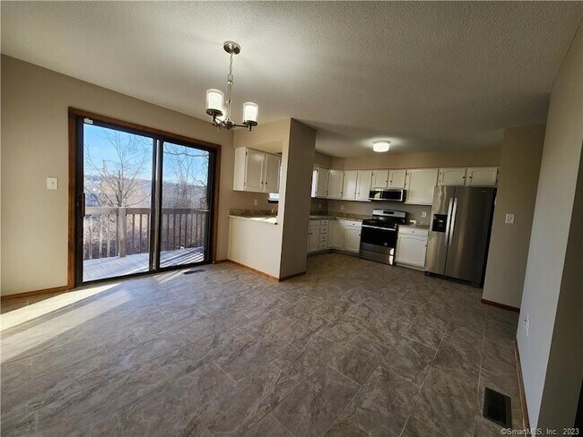 Building Photo - 11 Sherman Ln