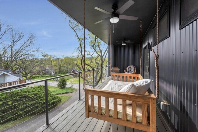 Building Photo - Custom-Built 4 Bed/ 2 Full + 2 Half Bath Modern Home at the base of Love Circle, Fully Furnished,...