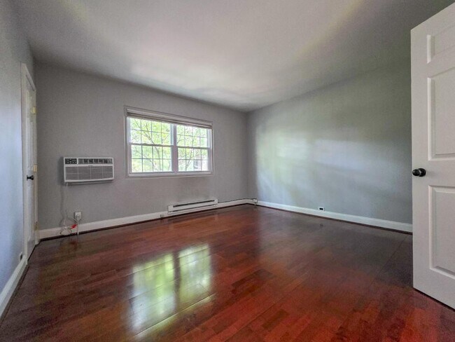 Building Photo - 3710 Gunston Rd