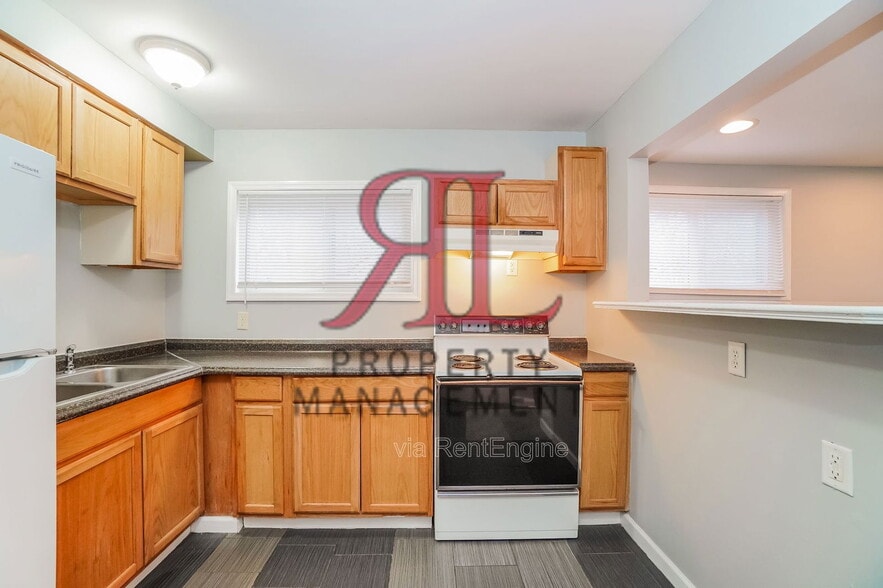 Building Photo - 2262 Century Dr