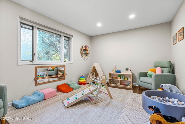 Building Photo - 1515 Vivian Ln