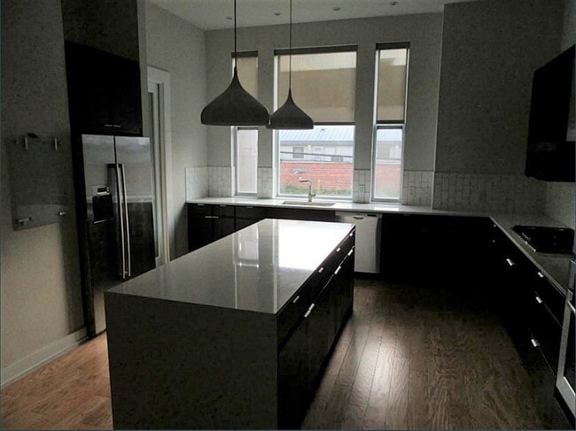 Building Photo - 1900 Mason St