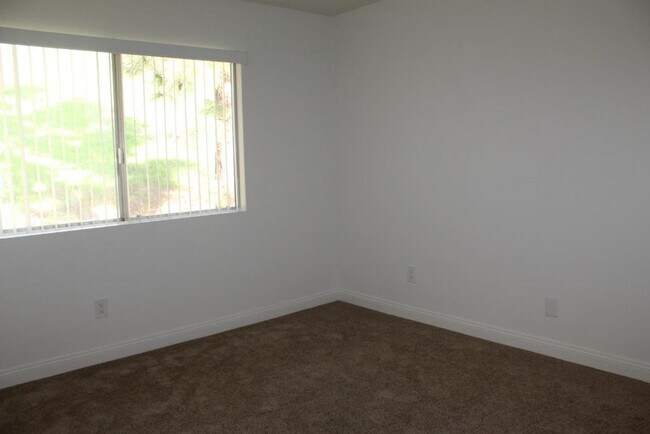 Building Photo - VIA261