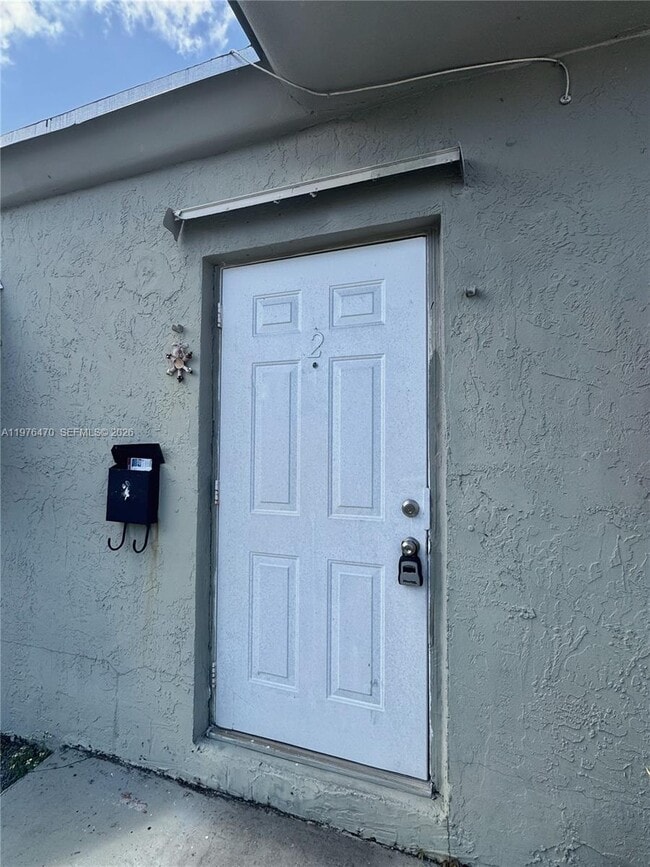 Building Photo - 124 SE 4th St