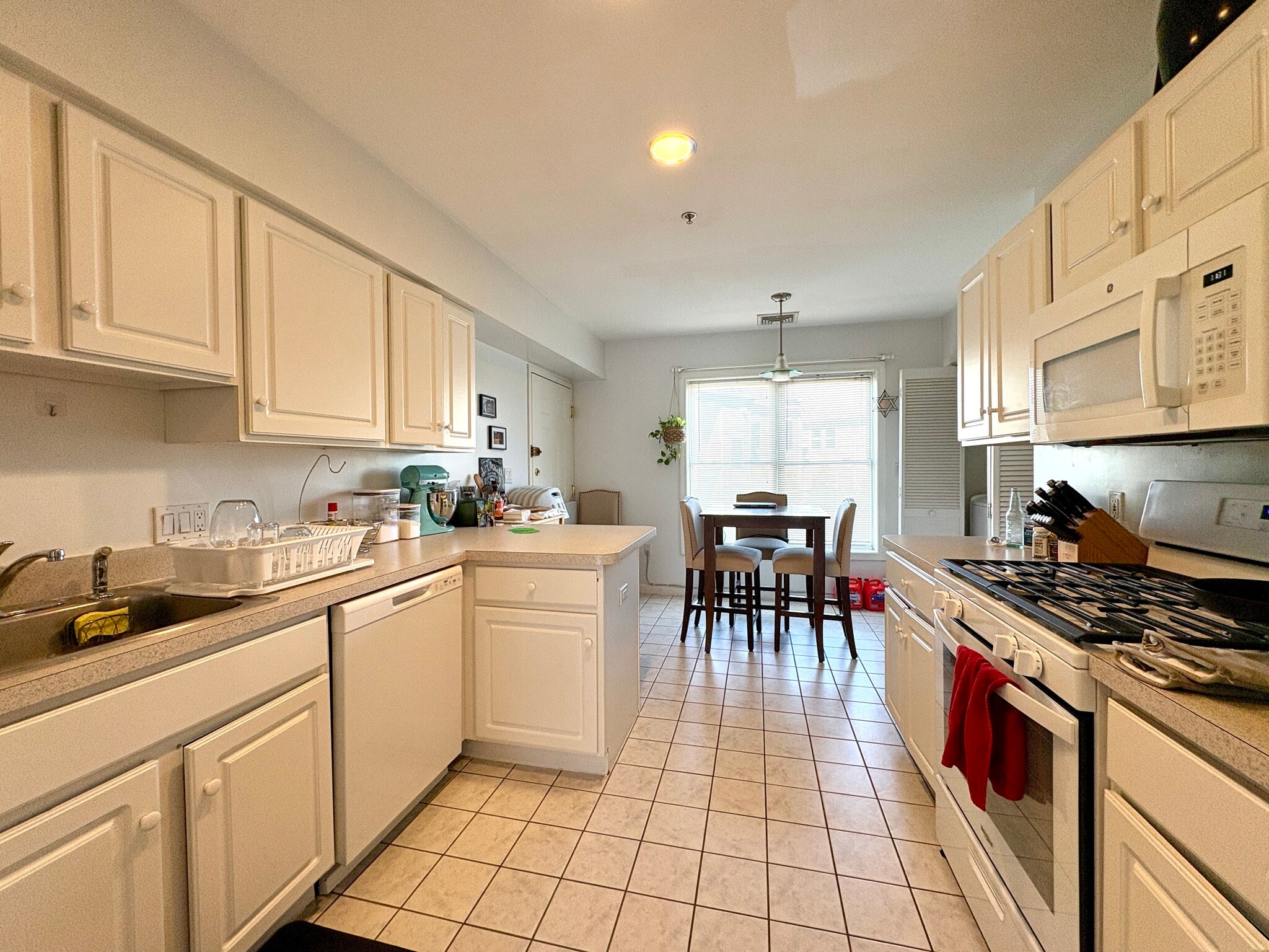 Building Photo - 20 Cameron St