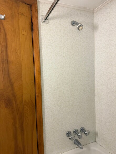 Building Photo - 11.5 Berry Rd