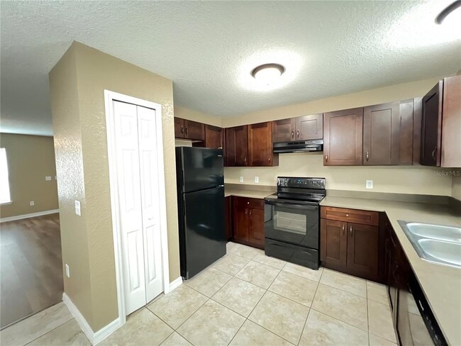 Building Photo - 37 Malauka Run Dr
