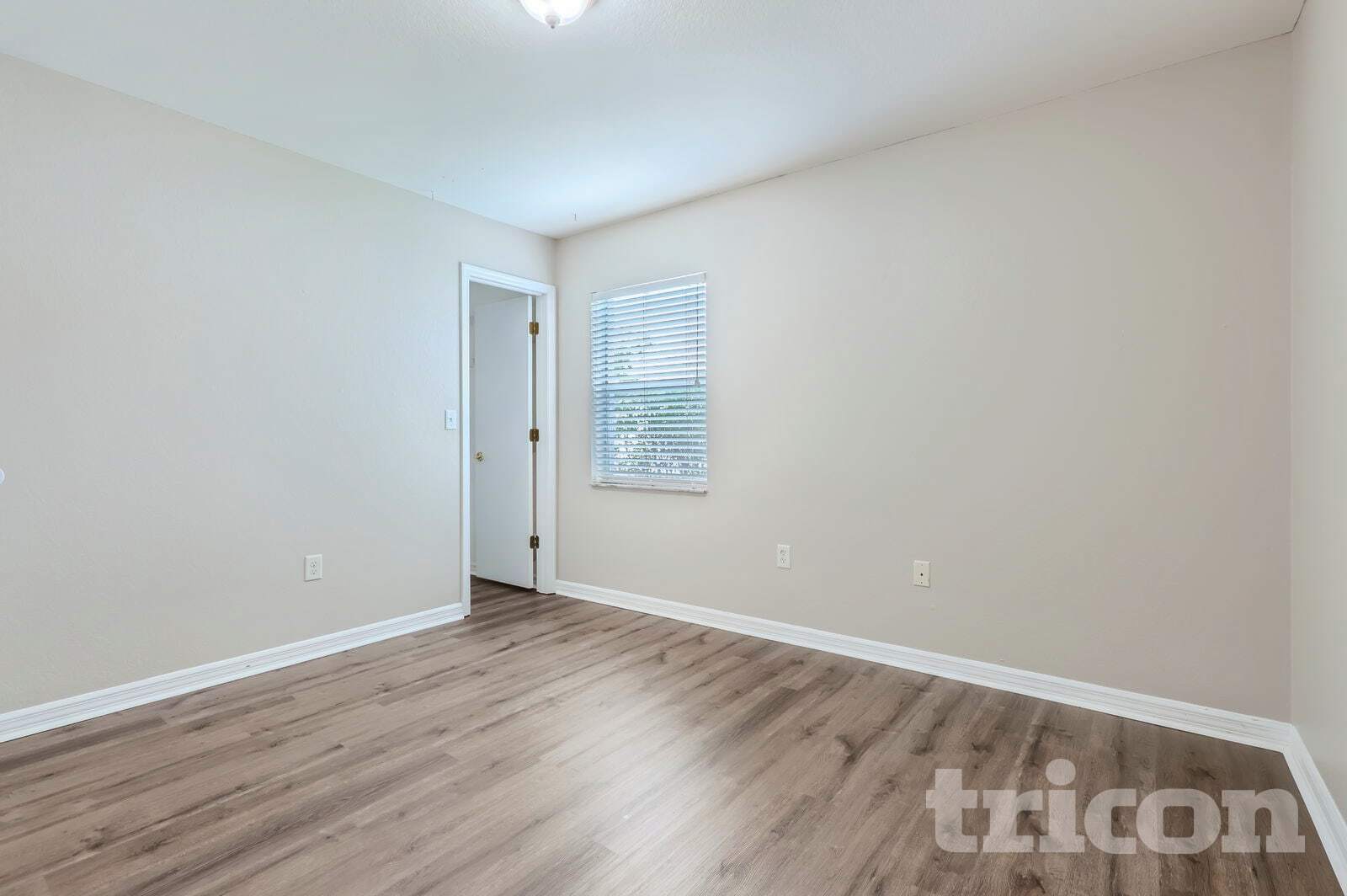 Building Photo - 13530 Coronado Dr