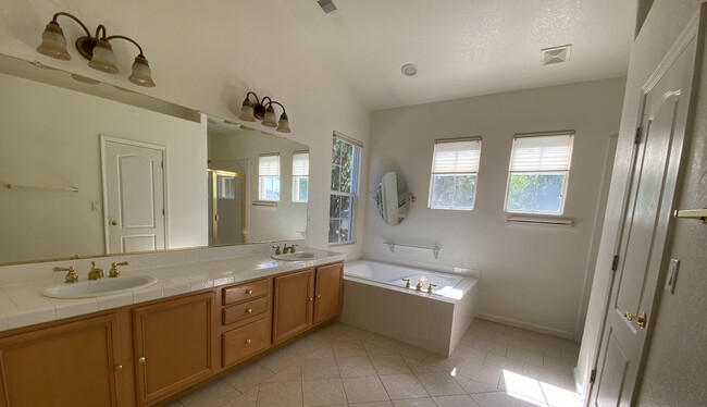 Building Photo - 6791 Talmedge Cir