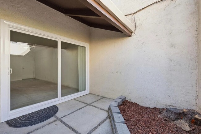 Building Photo - 1660 Laguna St