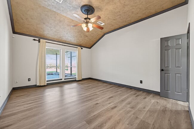 Building Photo - One of a kind home in Katy with large backyard and outdoor Oasis. With nearly 2300 sqft there's p...