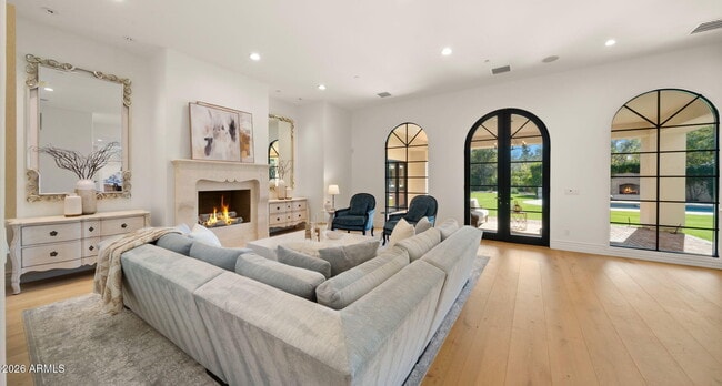 Building Photo - 8501 N Golf Dr