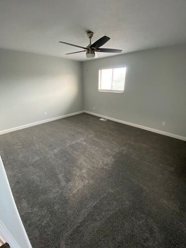 Building Photo - 3233 Summerhill Ln