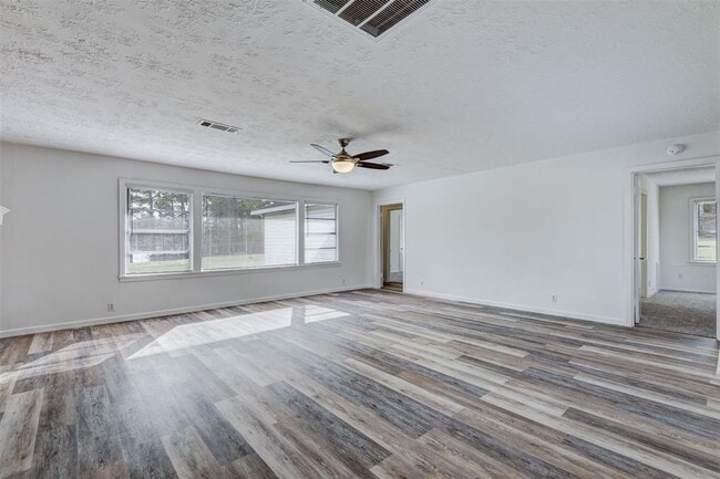 Building Photo - 17445 Pine Lake Rd