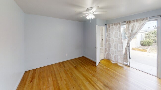 Building Photo - 6118 Pembroke Dr