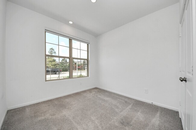 Building Photo - 15623 Red Panda Rd