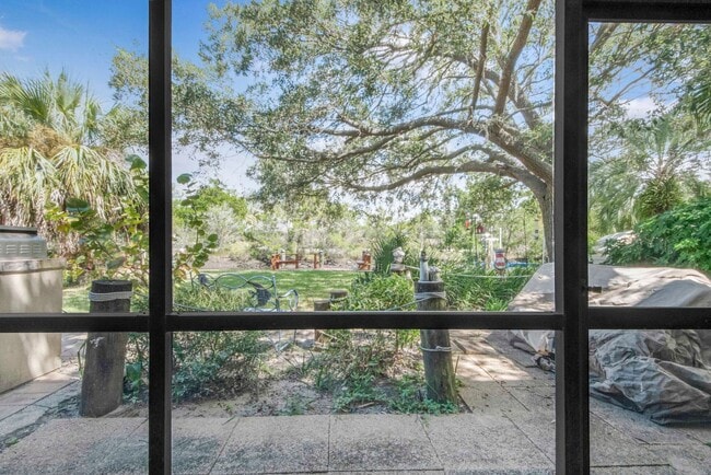 Building Photo - 2/2.5 Town Home Away From Home in Crystal River
