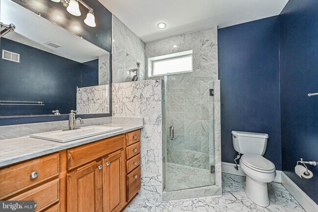 Building Photo - 512 Varnum St NW