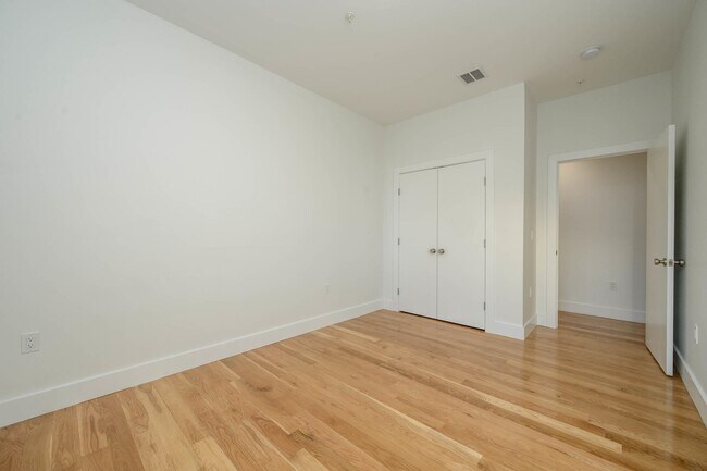 Building Photo - 1707 Palisade Ave