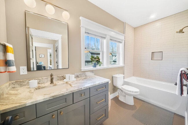 Building Photo - Fully Furnished | Asheville Area
