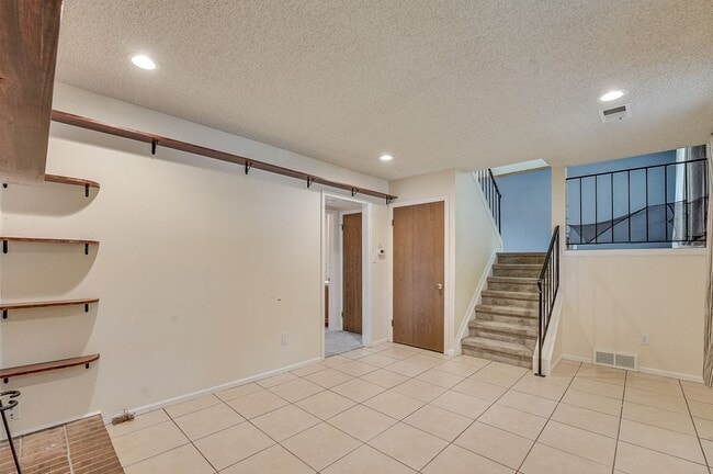 Building Photo - Cul-de-Sac Comfort | Updated Interior + Large Fenced Yard
