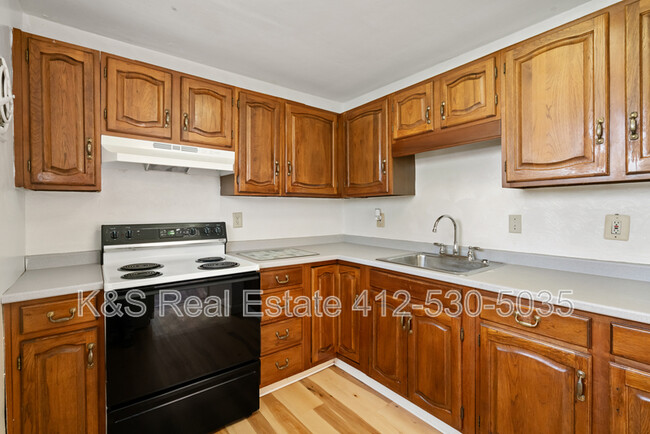 Building Photo - 370 Princeton Dr
